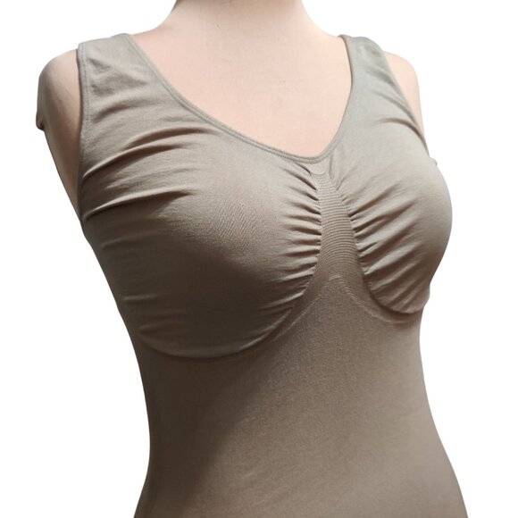 Shapewear 2X Womens Plus Size Tank Top Beige Seamless Compression Tummy Control - Picture 2 of 9